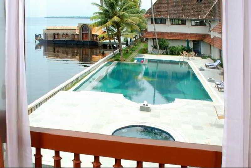 Lemon Tree Vembanad Lake Resort, Kerala Alappuzha Exterior photo